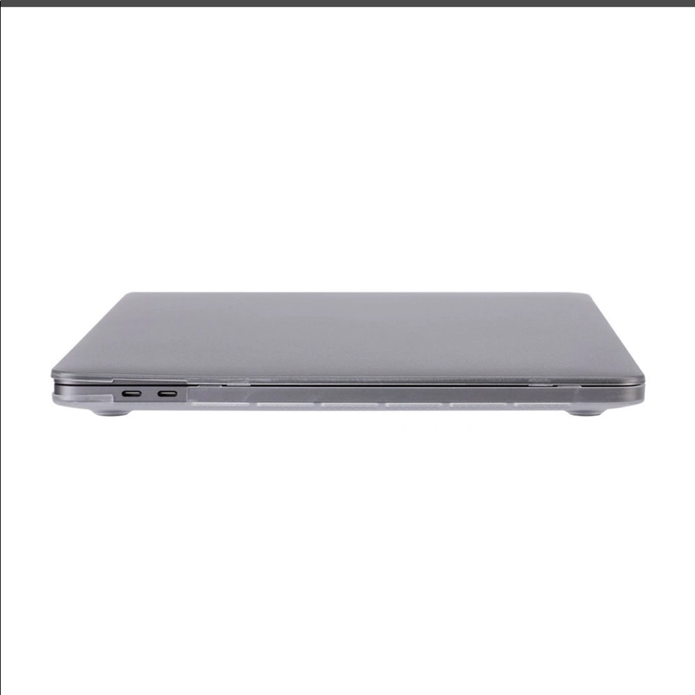Incase 16 inch MacBook Pro clear case - Picture 2 of 7
